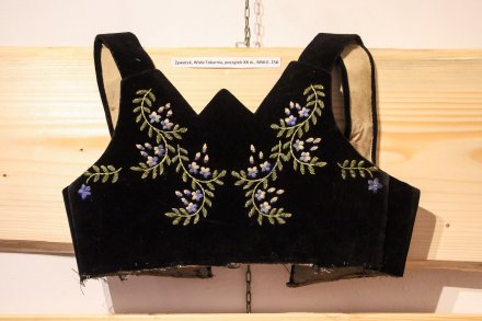 „Haftowany ogród – zdobnictwo na żywotku”